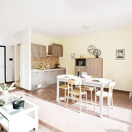 Regina Grande Terrace Apartment *